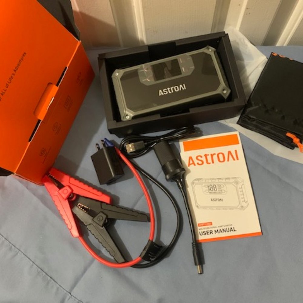 AstroAI multifunctional Jump Starter - Picture 4 of 10